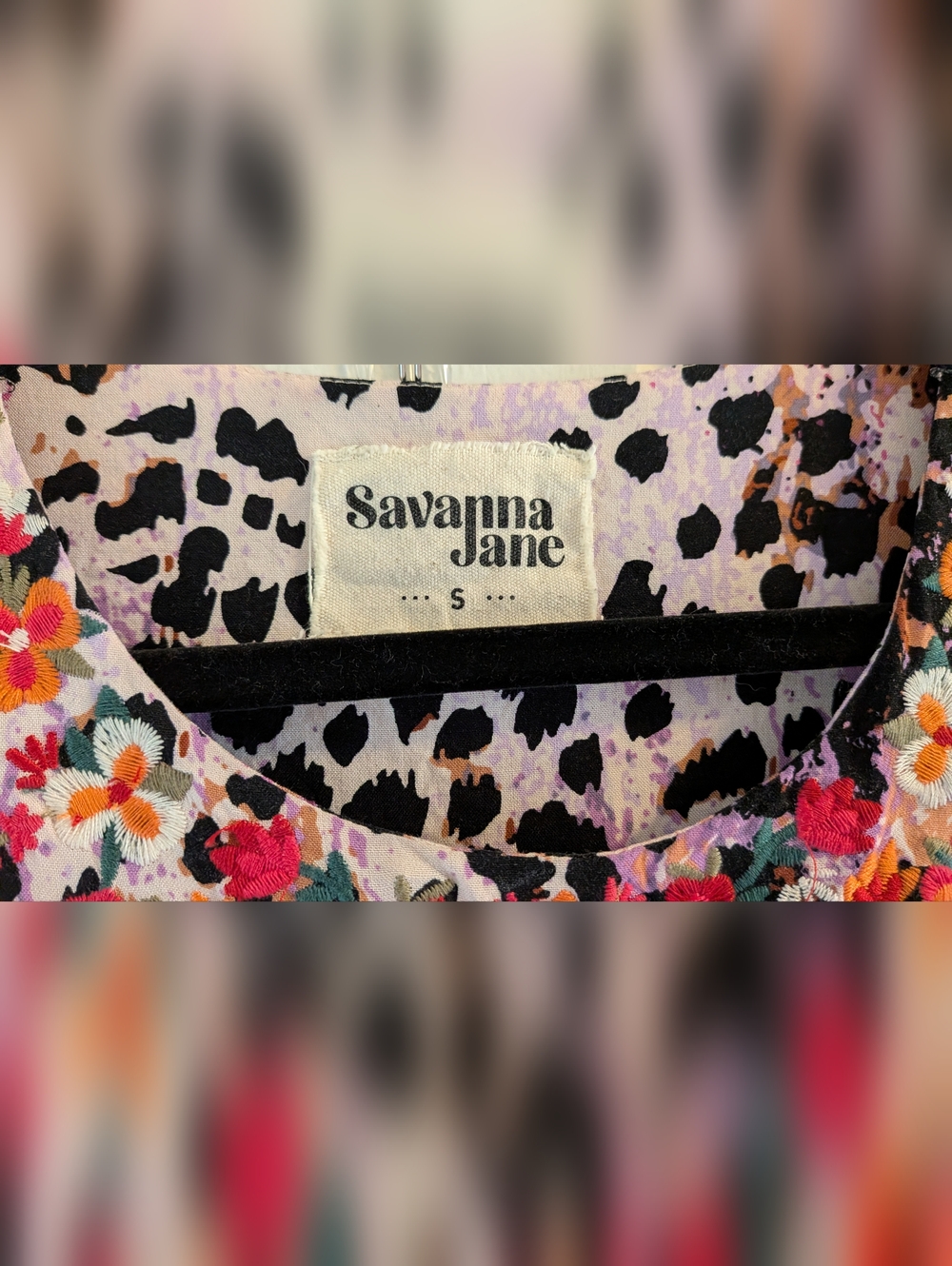 Savanna Jane Embroidered Animal Print Top Like New - Picture 6 of 6
